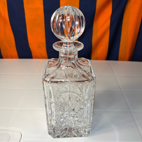 Towle Vintage 24% Lead Crystal Bar Decanter & Stopper Made in Poland 10" - Picture 5 of 6